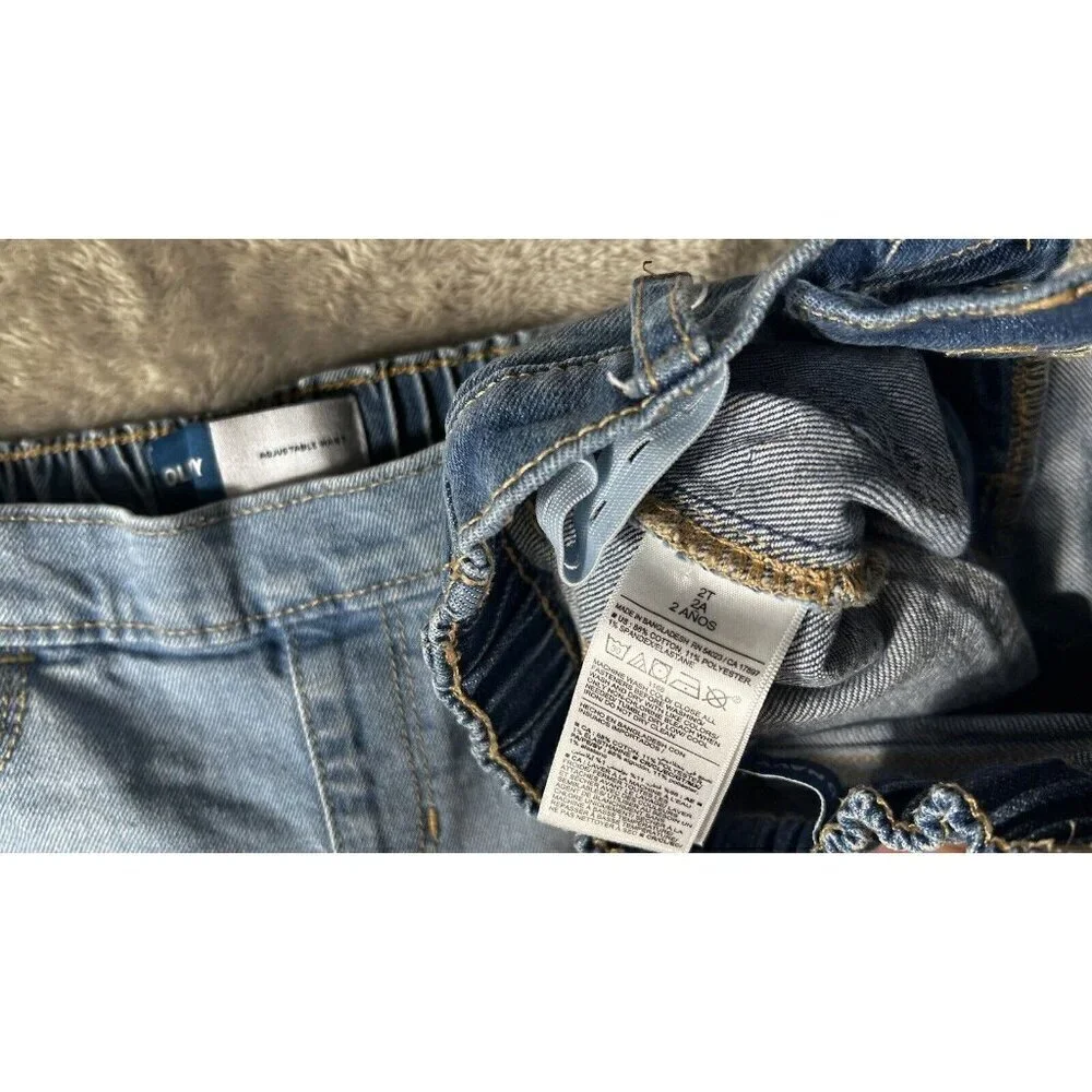 ✨ Bundle of TWO adorable Old Navy toddler flare jeans in size 2T! ✨